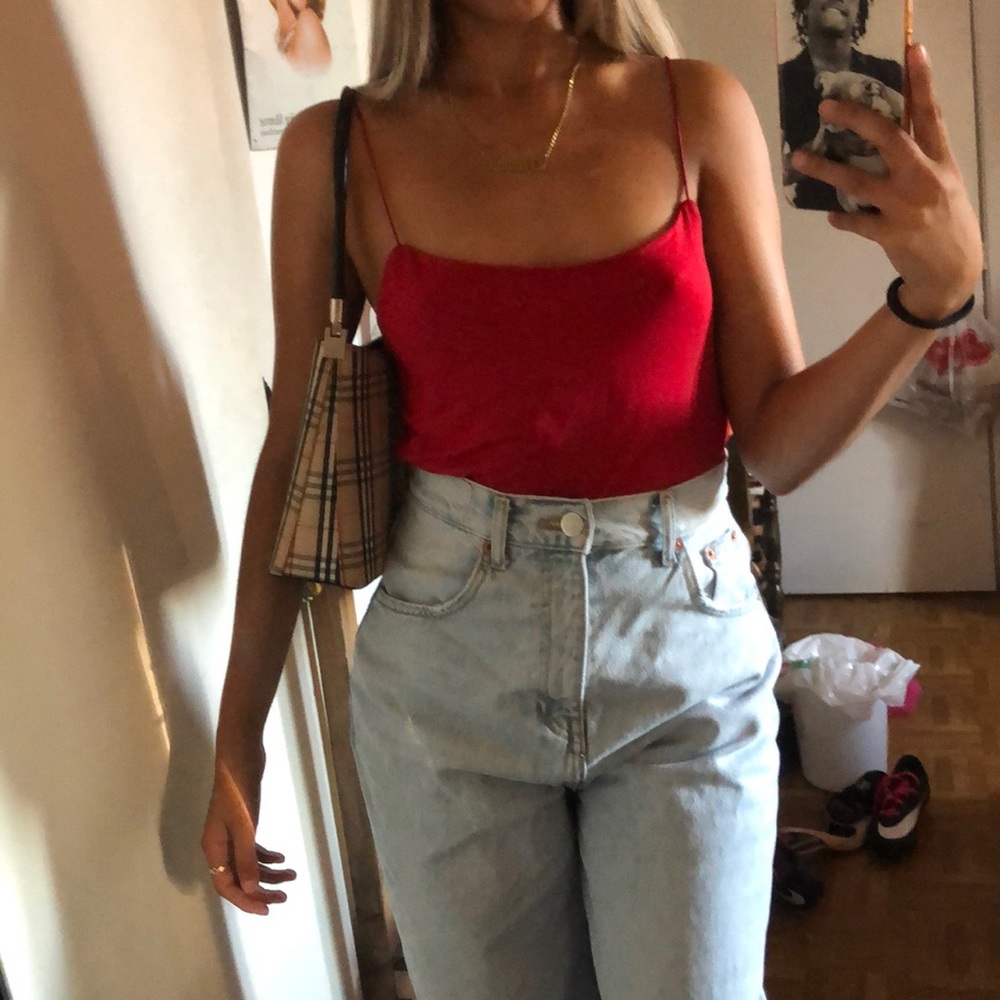 Cute red top - Picture 2 of 3